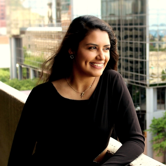 Meet your Posher, Mitzi - Picture 1 of 1